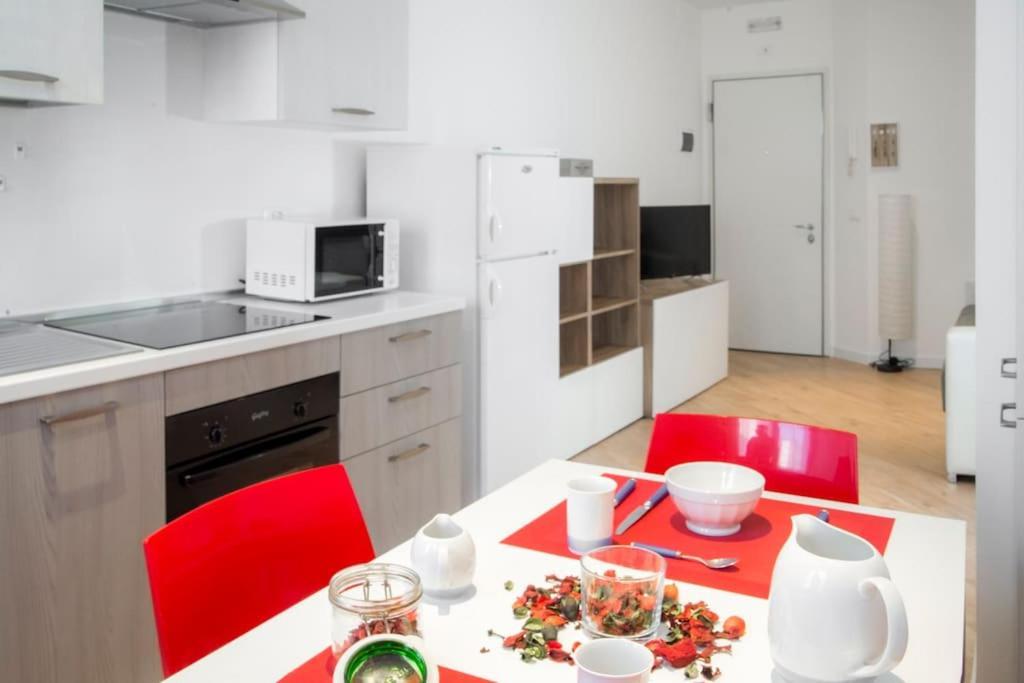 B&B Gocciadoro 26 Nuovo, Climatizzato, Zona Ospedale, Posto Auto 트렌토 외부 사진
