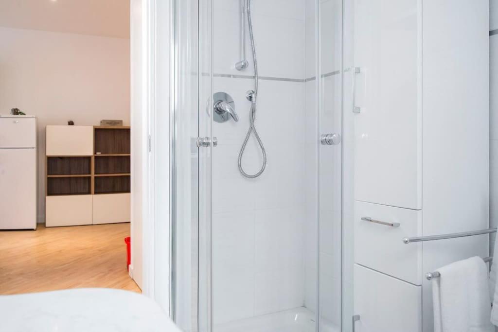 B&B Gocciadoro 26 Nuovo, Climatizzato, Zona Ospedale, Posto Auto 트렌토 외부 사진
