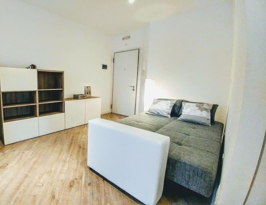 B&B Gocciadoro 26 Nuovo, Climatizzato, Zona Ospedale, Posto Auto 트렌토 외부 사진