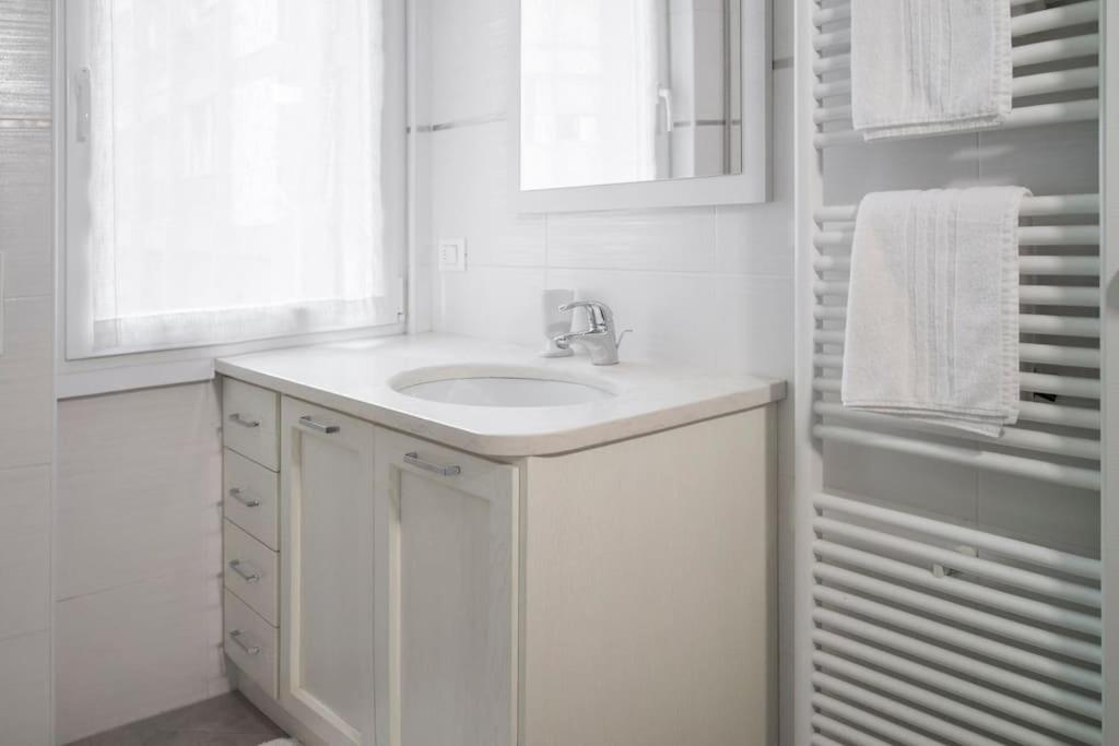 B&B Gocciadoro 26 Nuovo, Climatizzato, Zona Ospedale, Posto Auto 트렌토 외부 사진