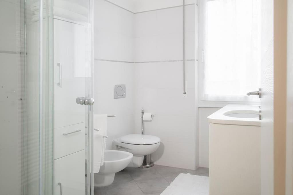 B&B Gocciadoro 26 Nuovo, Climatizzato, Zona Ospedale, Posto Auto 트렌토 외부 사진