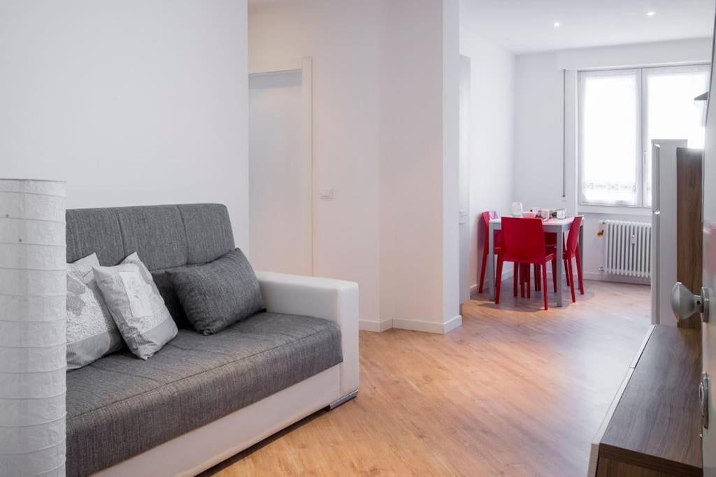 B&B Gocciadoro 26 Nuovo, Climatizzato, Zona Ospedale, Posto Auto 트렌토 외부 사진
