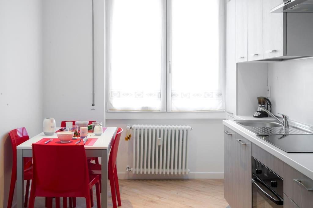 B&B Gocciadoro 26 Nuovo, Climatizzato, Zona Ospedale, Posto Auto 트렌토 외부 사진