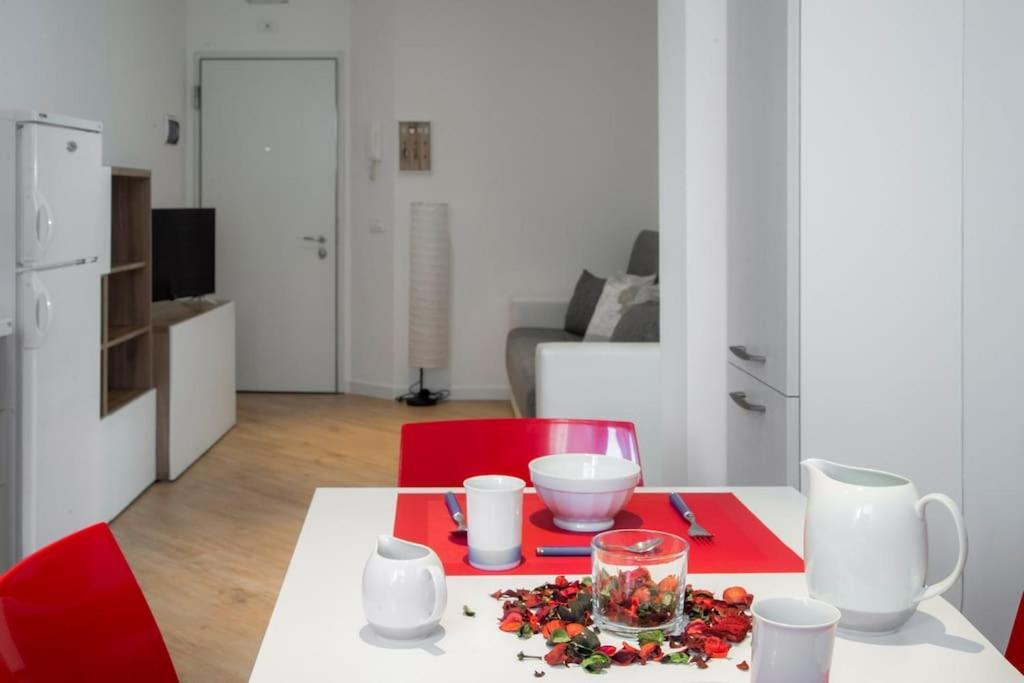 B&B Gocciadoro 26 Nuovo, Climatizzato, Zona Ospedale, Posto Auto 트렌토 외부 사진